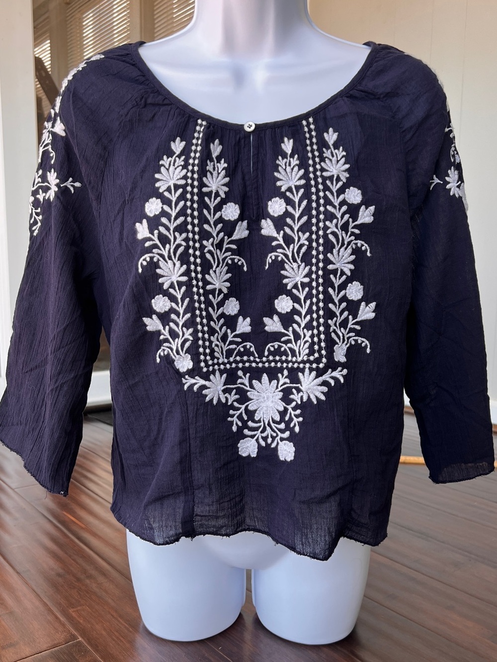 Talbots Women’s Embroidered Blue Top Lightweight Cotton 3/4 Sleeve Size Large